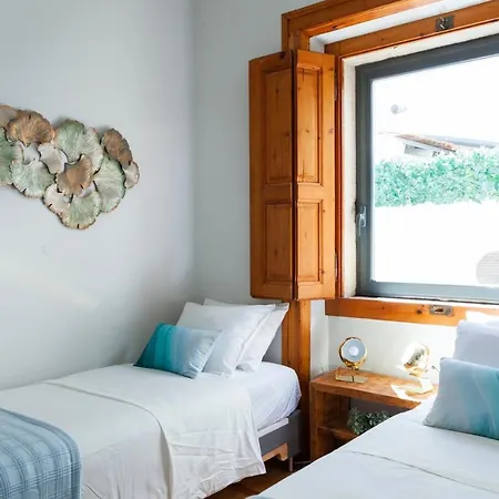 Alfama Terrace With Authentic Xviii Tiles And Historic Notes 3 Bedrooms & 2 Bathrooms Ac Апартаменты