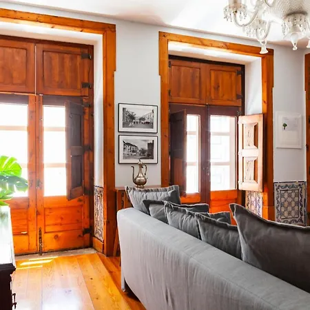 Alfama Terrace With Authentic Xviii Tiles And Historic Notes 3 Bedrooms & 2 Bathrooms Ac * Лиссабон