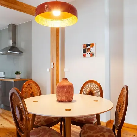 Alfama Terrace With Authentic Xviii Tiles And Historic Notes 3 Bedrooms & 2 Bathrooms Ac Апартаменты