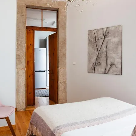 Апартаменты Alfama Terrace With Authentic Xviii Tiles And Historic Notes 3 Bedrooms & 2 Bathrooms Ac *