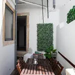 Alfama Terrace With Authentic Xviii Tiles And Historic Notes 3 Bedrooms & 2 Bathrooms Ac Lisboa