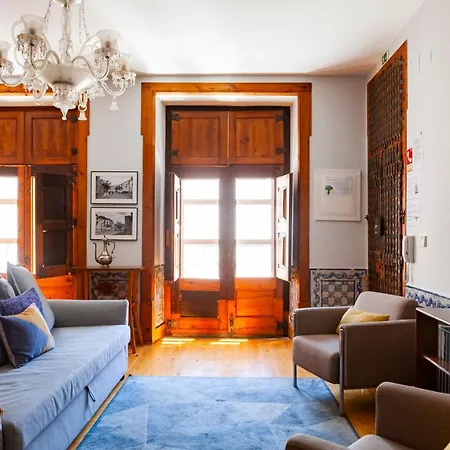 Alfama Terrace With Authentic Xviii Tiles And Historic Notes 3 Bedrooms & 2 Bathrooms Ac Appartement Lissabon