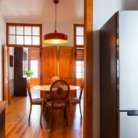 Alfama Terrace With Authentic Xviii Tiles And Historic Notes 3 Bedrooms & 2 Bathrooms Ac Apartment *