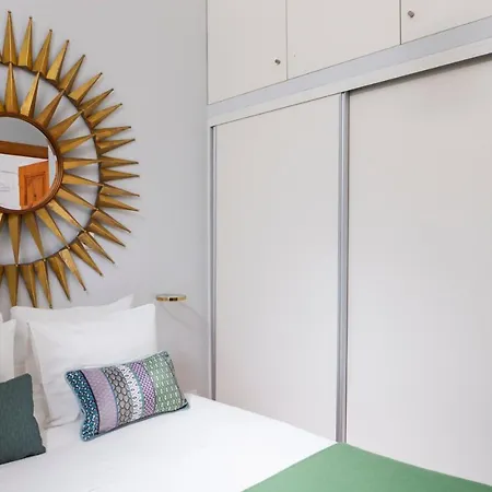 Apartment Alfama Terrace With Authentic Xviii Tiles And Historic Notes 3 Bedrooms & 2 Bathrooms Ac Lisbon