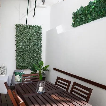 Alfama Terrace With Authentic Xviii Tiles And Historic Notes 3 Bedrooms & 2 Bathrooms Ac Apartment *